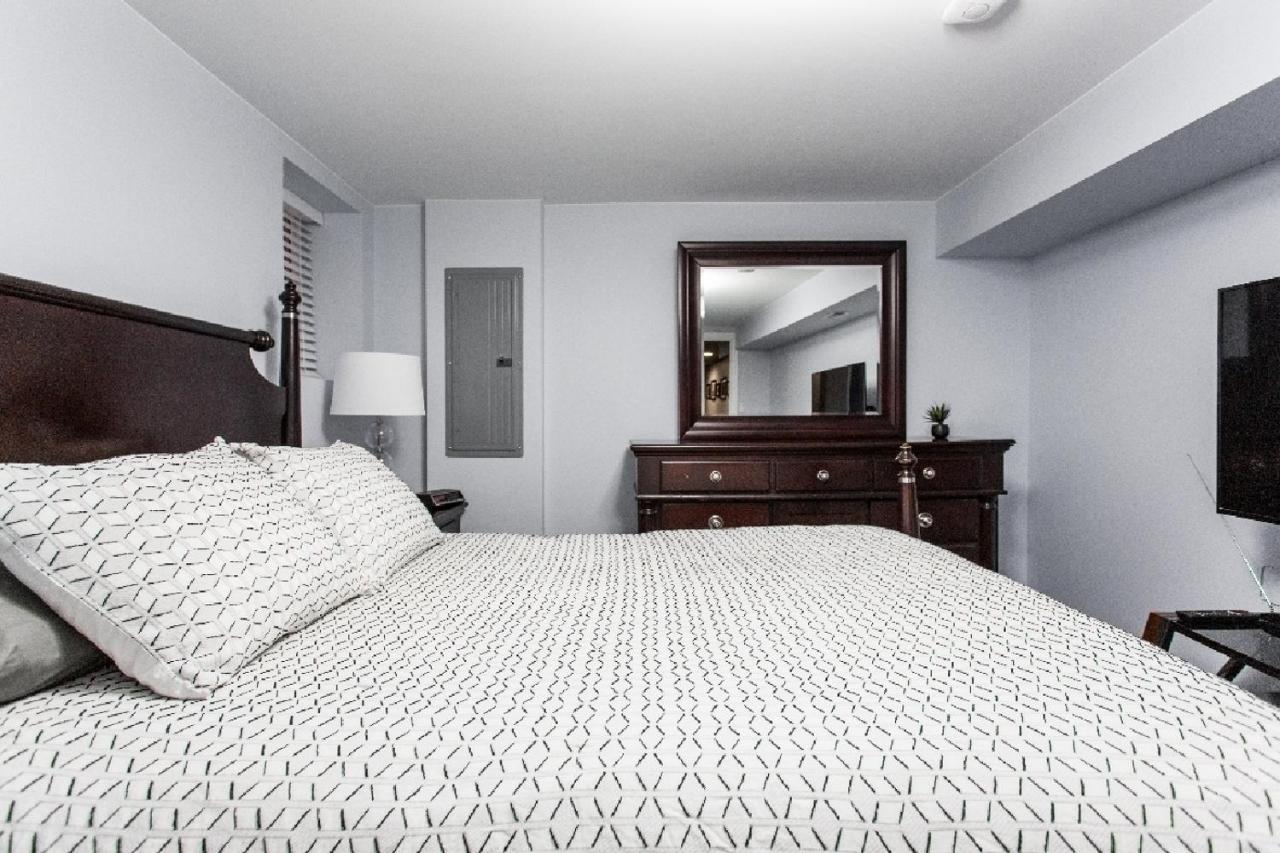 Forrestville Ave Large Suite Chicago Exterior photo